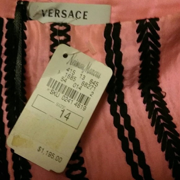 💗HOST PICK💗 NWT VERSACE Pink with Black Detail Skirt - 14 /48 - Picture 5 of 8